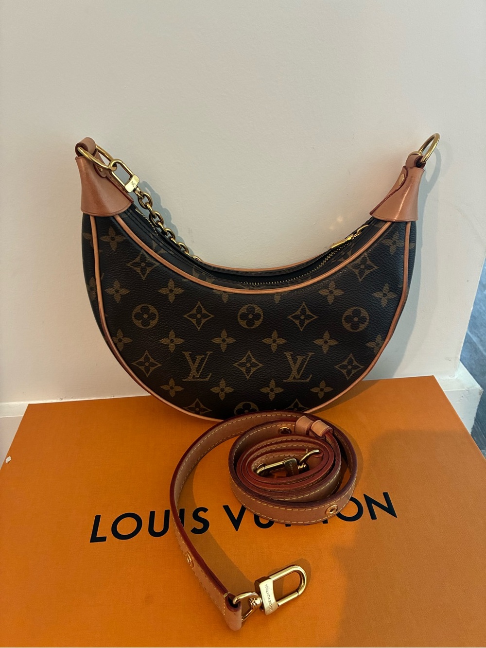 Louis Vuitton Monogram Crescent Shoulder Bag with Gold Chain - Picture 4 of 12